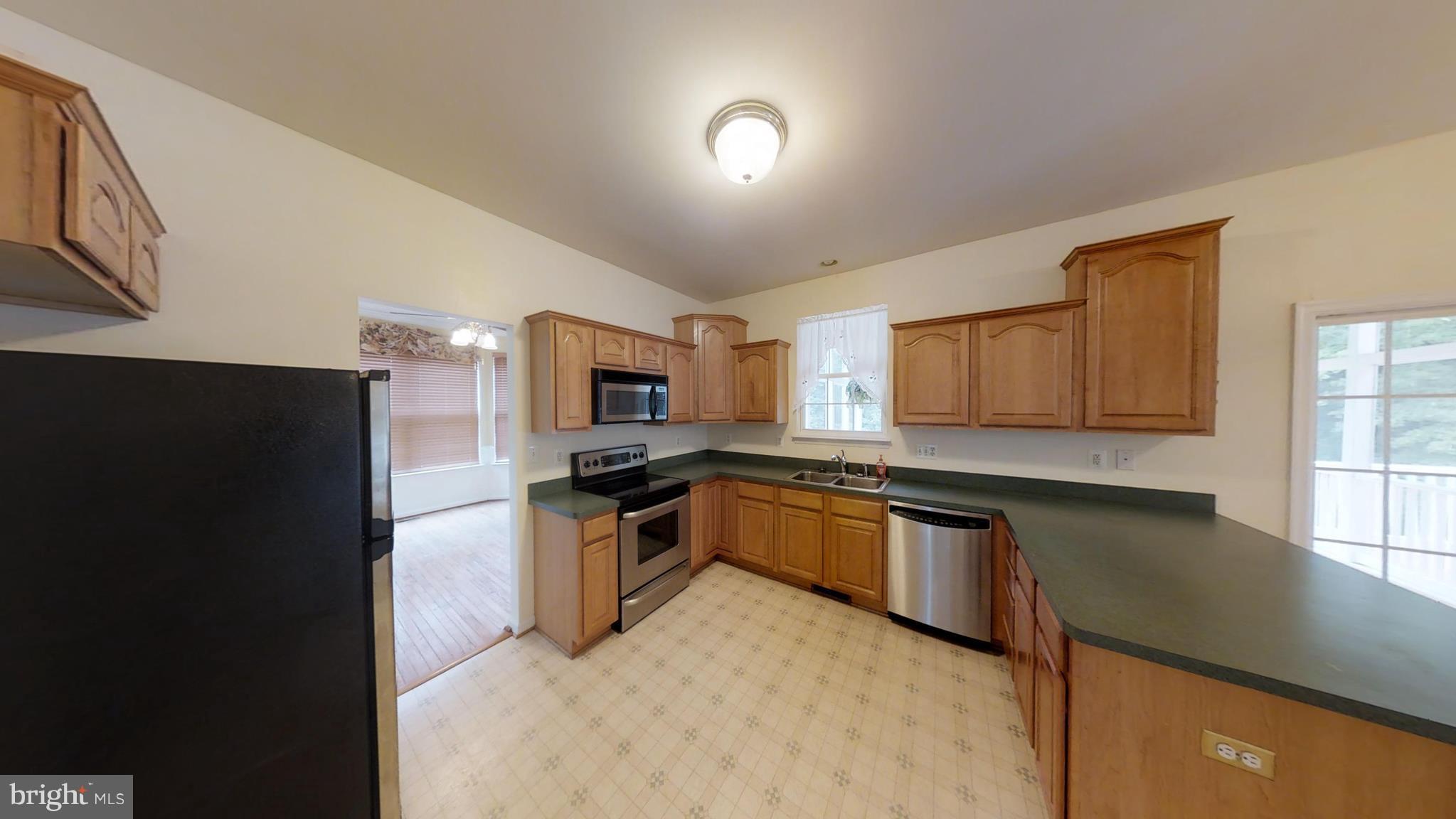 6657 Hawkins Gate Road La Plata, MD 20646 - Photo 12 of 26 Kitchen