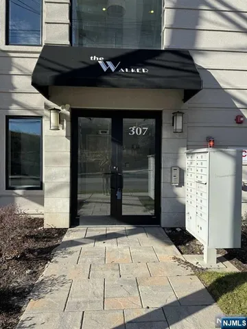 $2,545 | 307 Gorge Road, Unit 402, Cliffside Park, NJ 07010