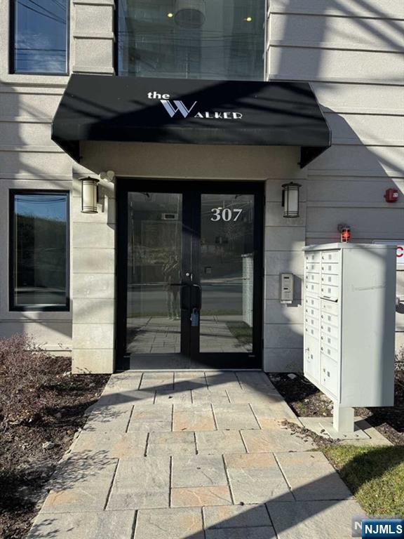 307 Gorge Road, Unit 402 Cliffside Park, NJ 07010 - Photo 2 of 12