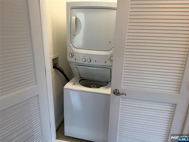 $2,545 | 307 Gorge Road, Unit 402, Cliffside Park, NJ 07010