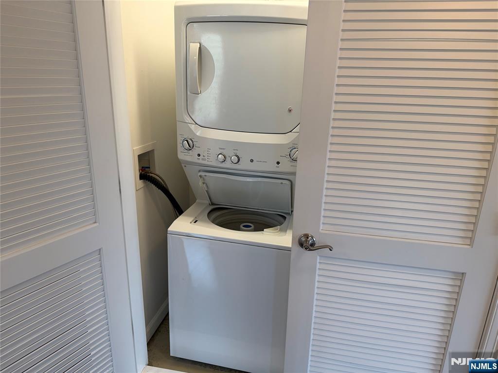 307 Gorge Road, Unit 402 Cliffside Park, NJ 07010 - Photo 10 of 12