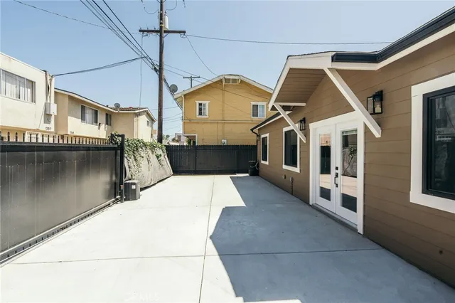 $1,349,000 | 1356-1360 St Louis Avenue, Long Beach, CA 90804