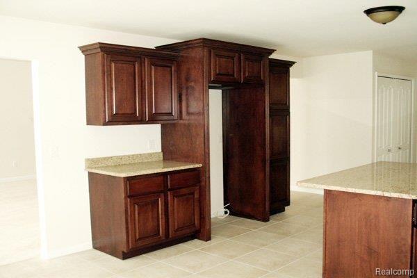 363 Mystic Valley Rochester, MI 48307 - Photo 9 of 25 Kitchen photo # 3
