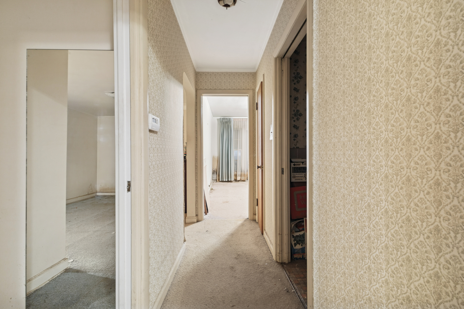 950 Gardner Road Flossmoor, IL 60422 - Photo 20 of 21 a view of a bathroom from a hallway