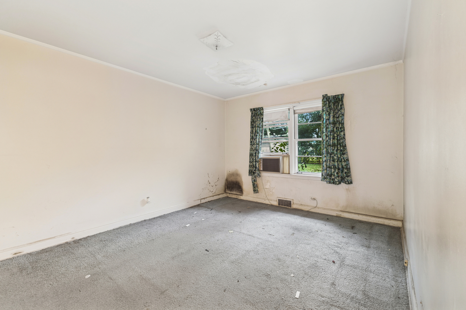 950 Gardner Road Flossmoor, IL 60422 - Photo 10 of 21 an empty room with windows
