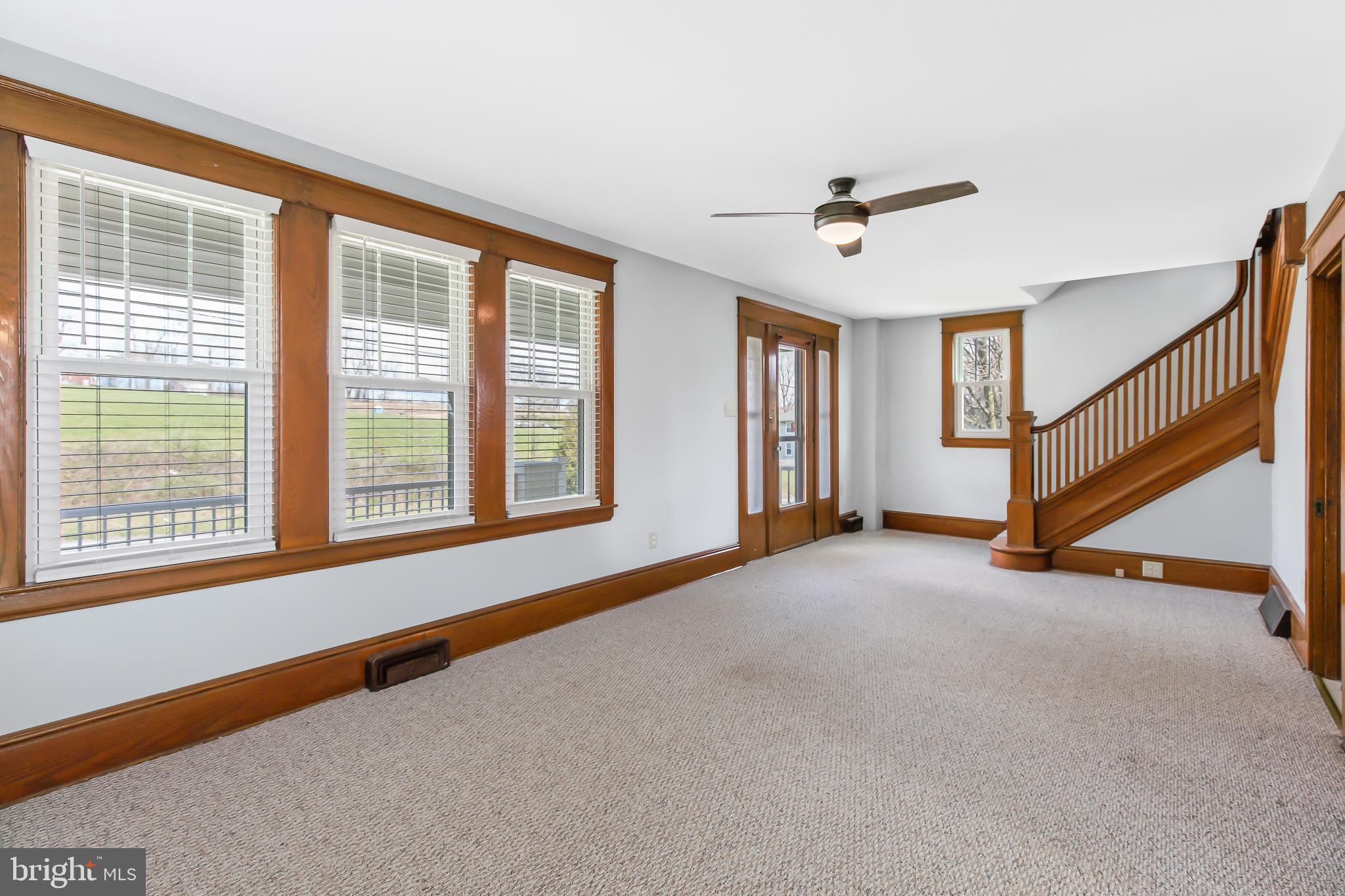4716 East Prospect Road York, PA 17406 - Photo 6 of 39 Living Room