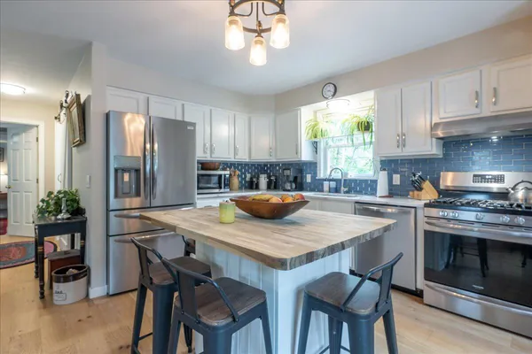$429,000 | 276 South Street, Rockport, ME 04856