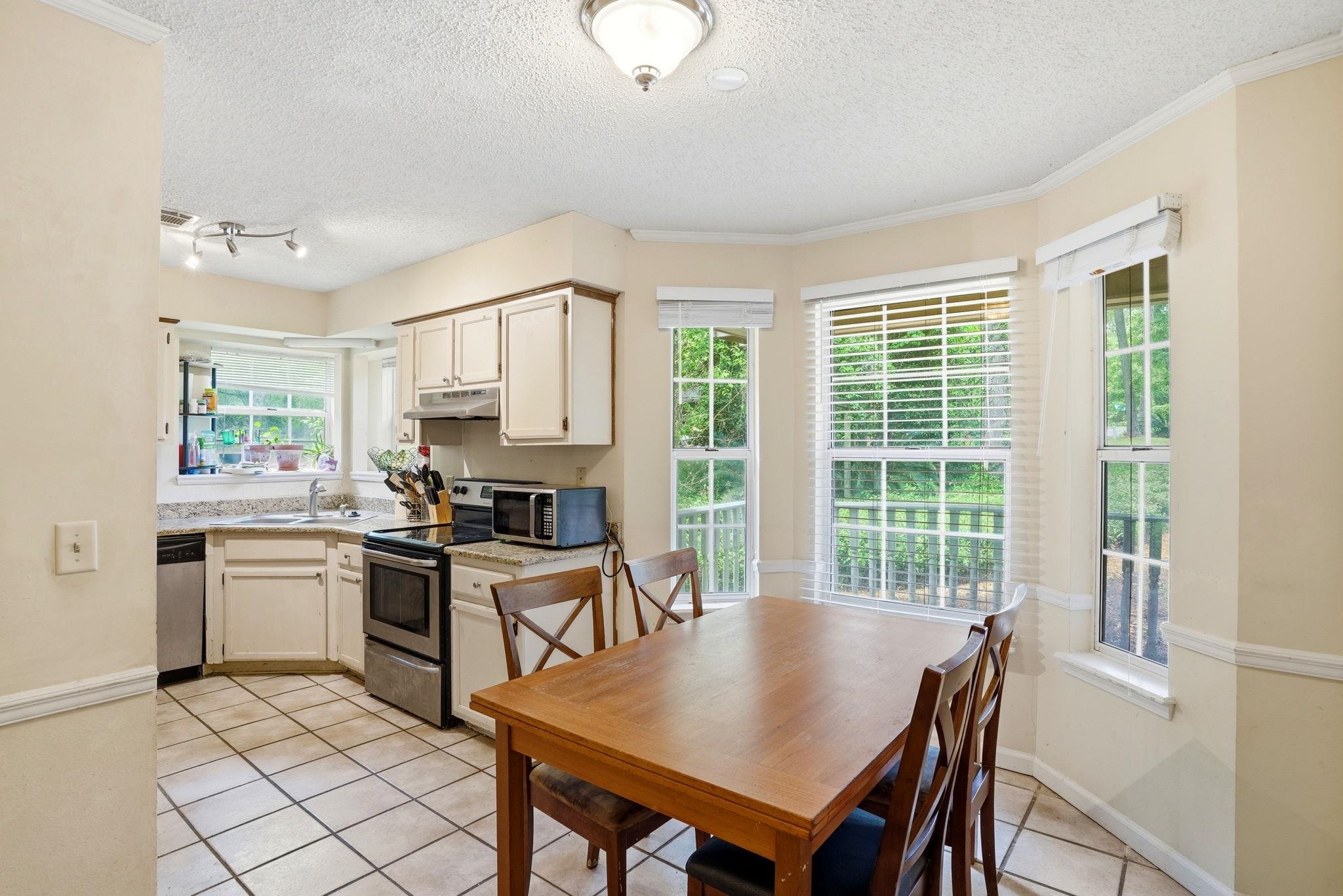 1611 Flint Ridge Lane Tallahassee, FL 32312 - Photo 7 of 35