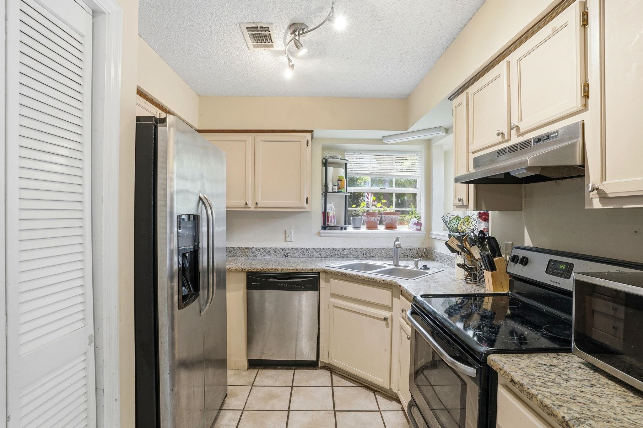 1611 Flint Ridge Lane Tallahassee, FL 32312 - Photo 8 of 35