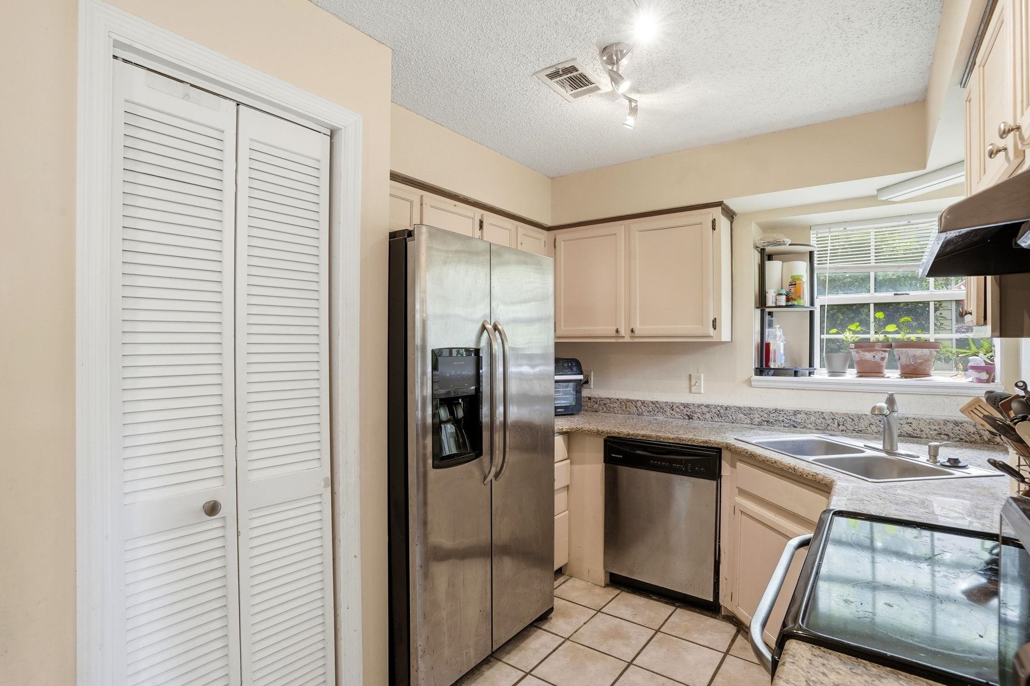 1611 Flint Ridge Lane Tallahassee, FL 32312 - Photo 9 of 35