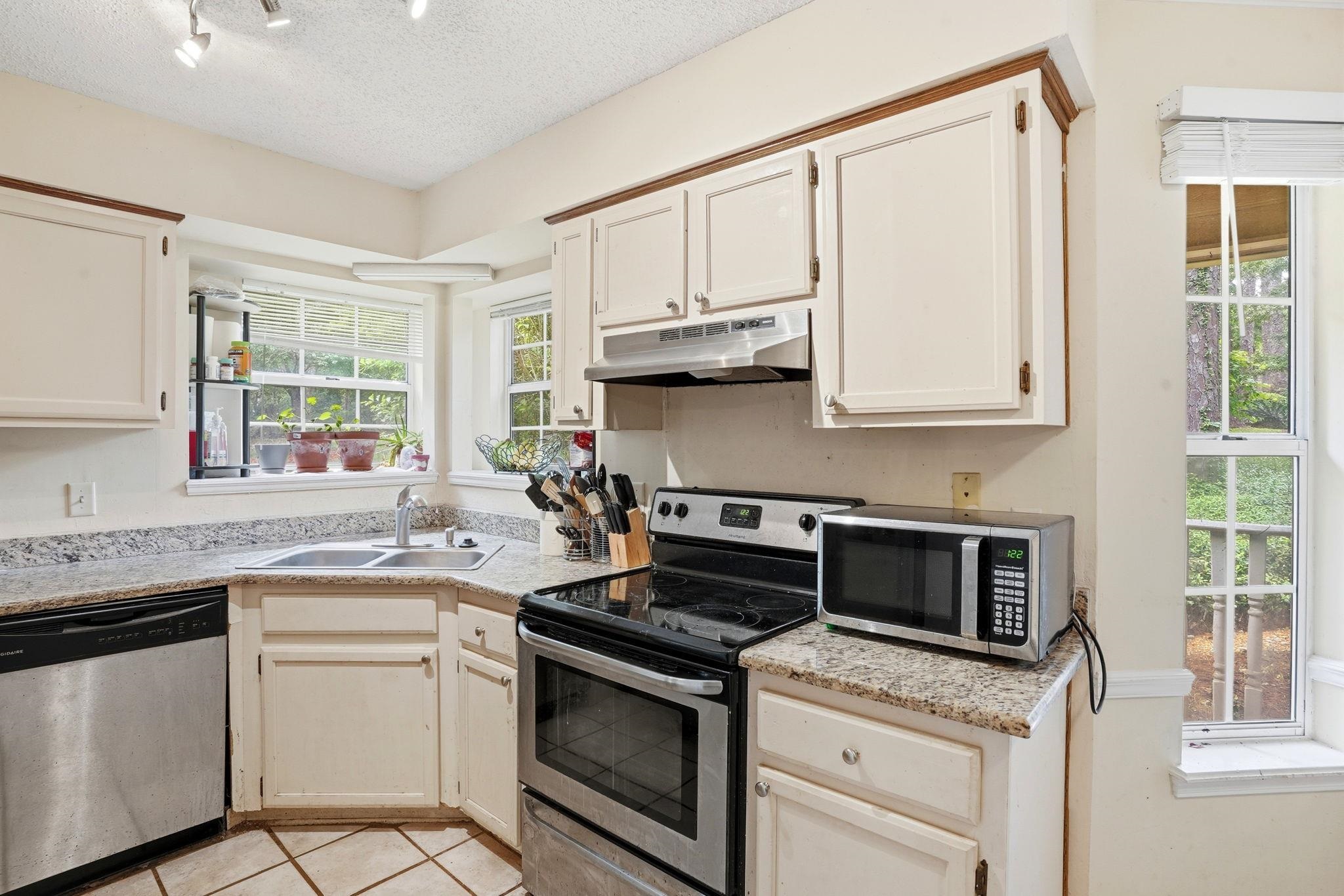 1611 Flint Ridge Lane Tallahassee, FL 32312 - Photo 10 of 35