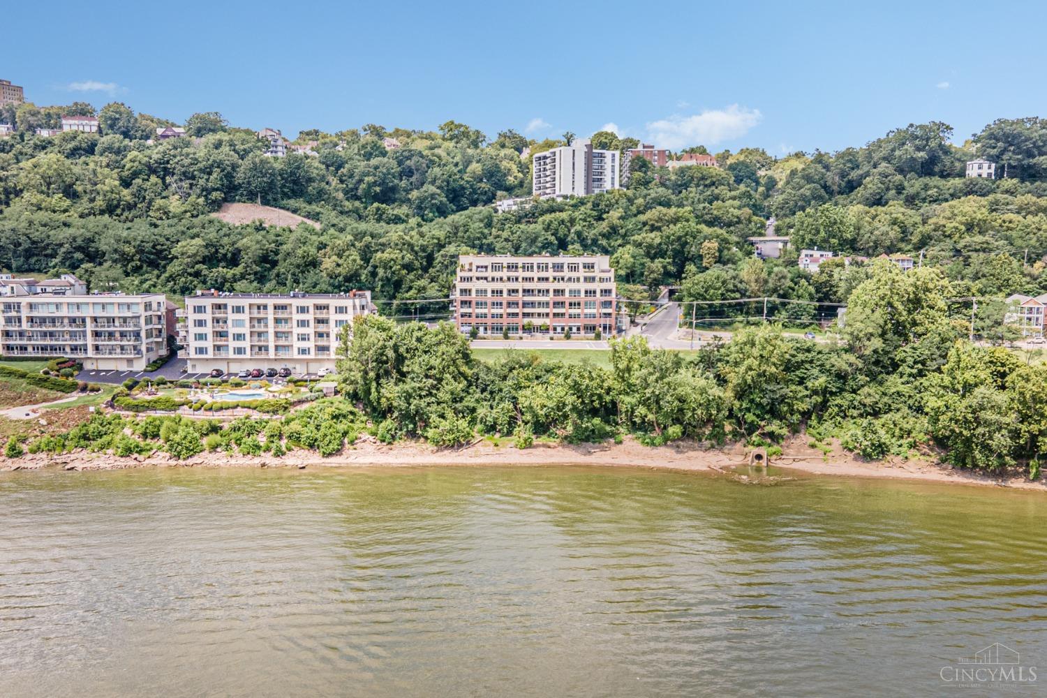 2260 Riverside Drive, Unit 305 Cincinnati, OH 45202 - Photo 4 of 5