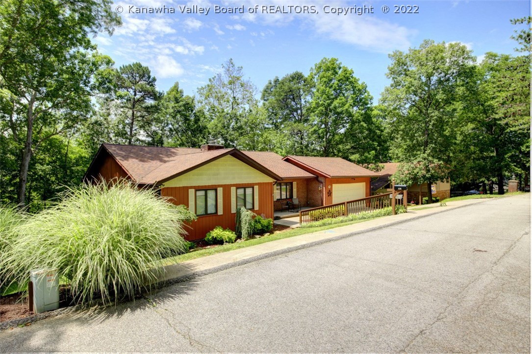 131 Ridgewood Forest Road St. Albans, WV 25177 - Photo 2 of 33 Gallery Image 2