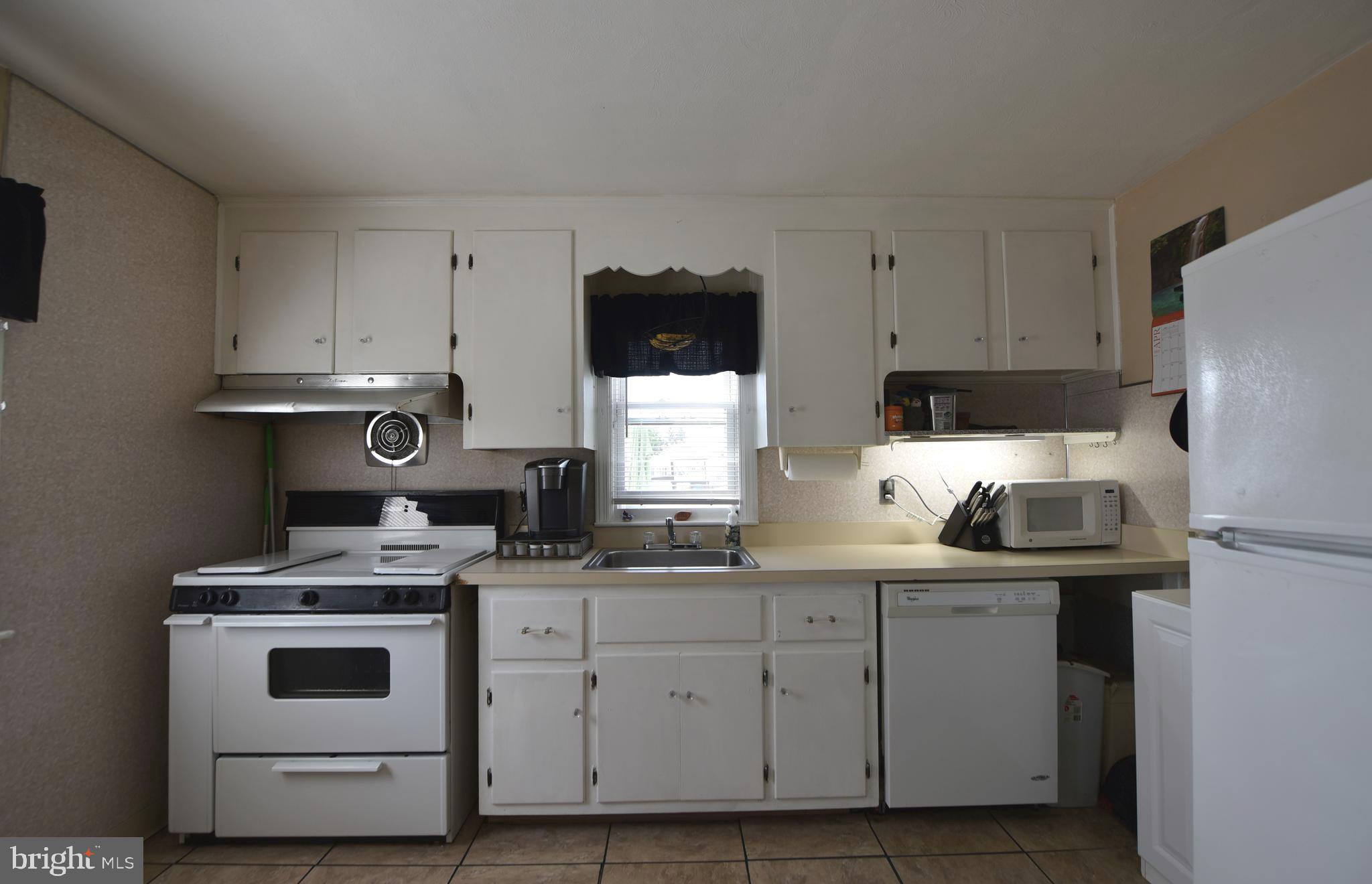 808 White Horse Hamilton Square Road Hamilton, NJ 08610 - Photo 11 of 33 Gallery Image 11
