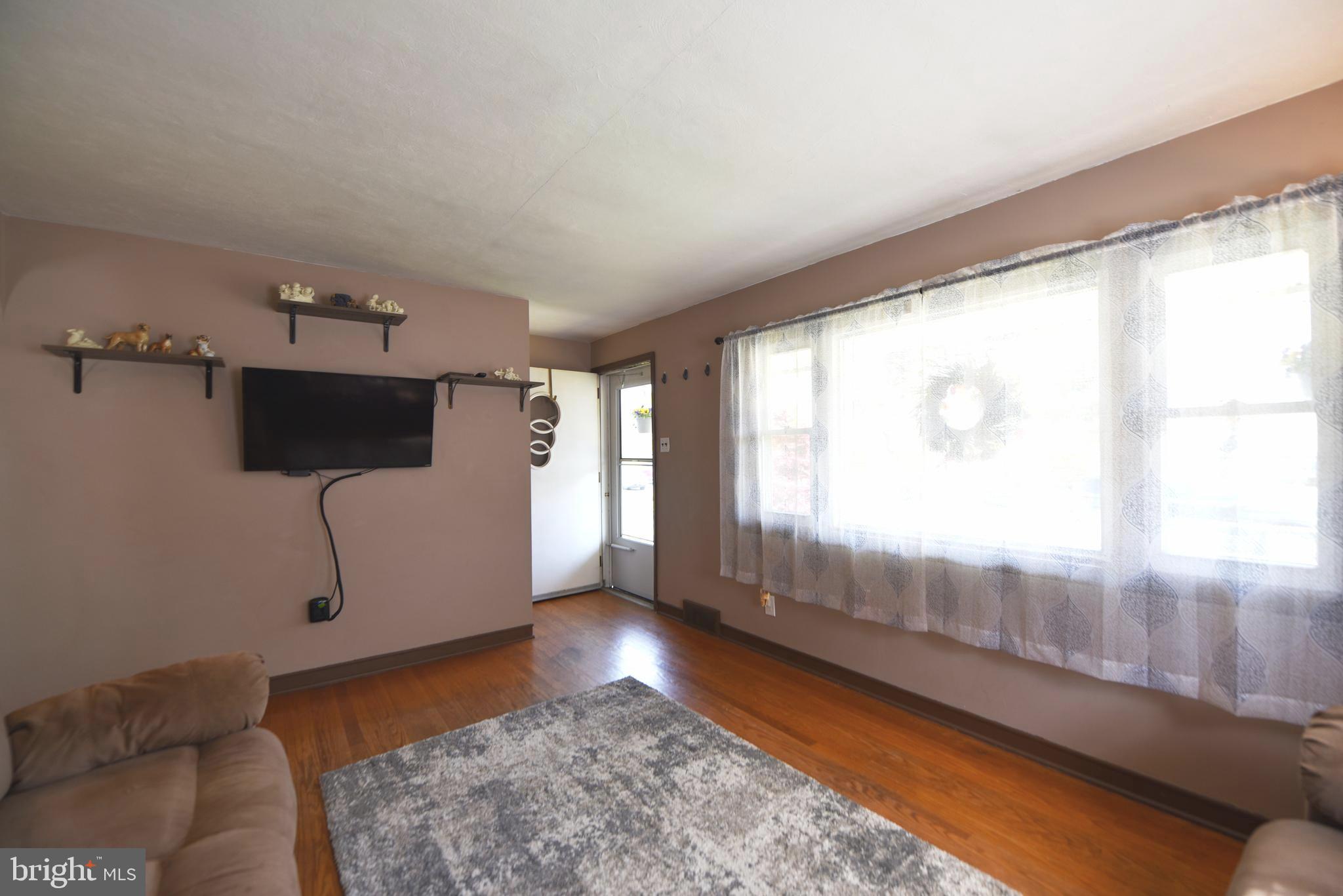 808 White Horse Hamilton Square Road Hamilton, NJ 08610 - Photo 9 of 33 Gallery Image 9