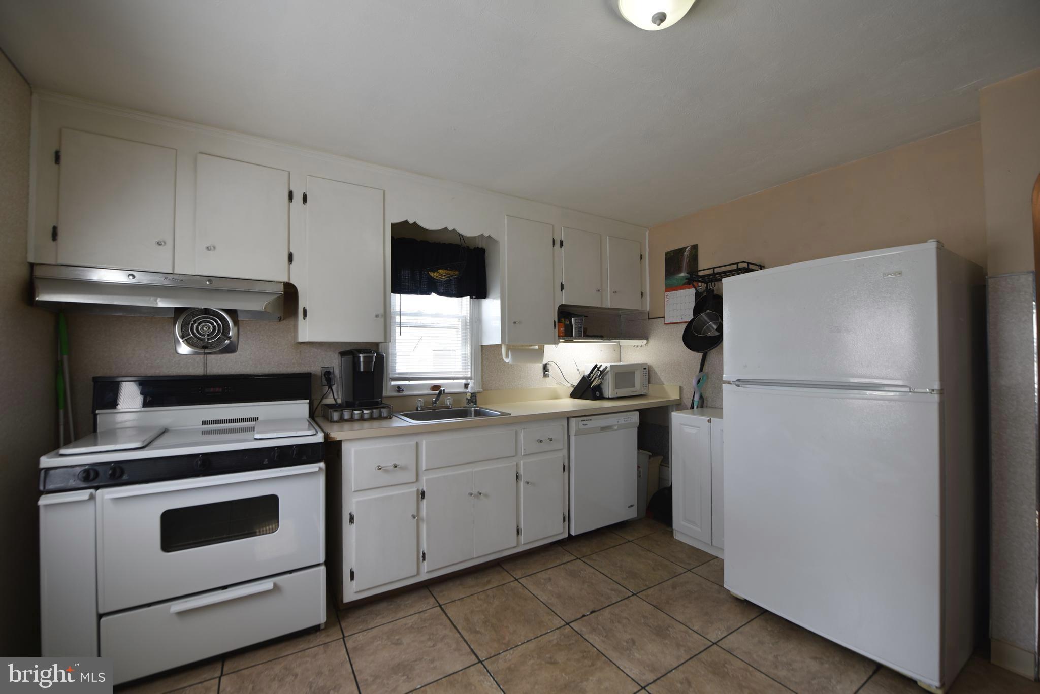 808 White Horse Hamilton Square Road Hamilton, NJ 08610 - Photo 10 of 33 Gallery Image 10