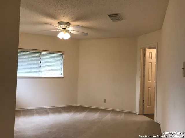 $1,950 | 8758 Park Olympia, Universal City, TX 78148