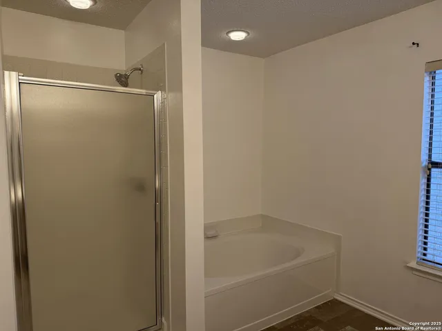 $1,950 | 8758 Park Olympia, Universal City, TX 78148