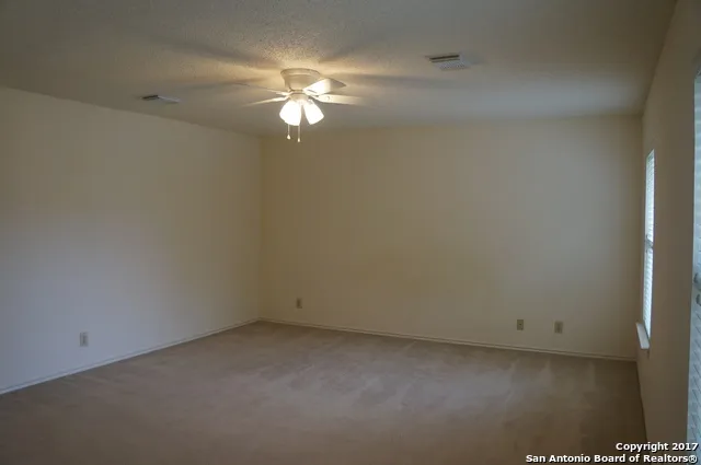 $1,950 | 8758 Park Olympia, Universal City, TX 78148