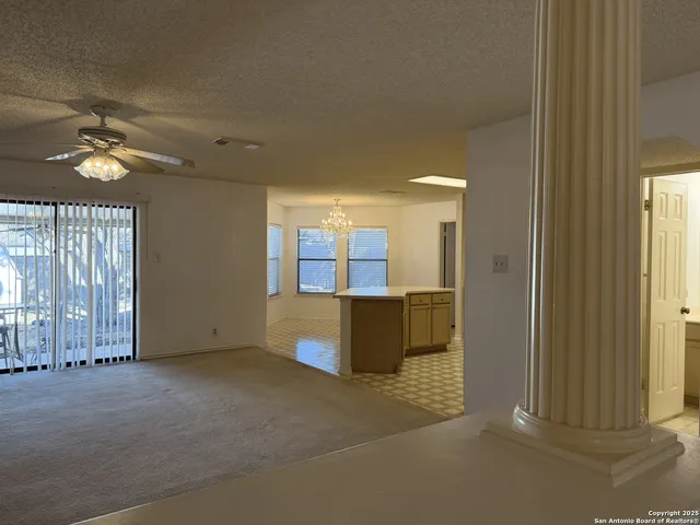 $1,950 | 8758 Park Olympia, Universal City, TX 78148