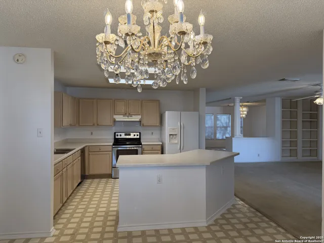 $1,950 | 8758 Park Olympia, Universal City, TX 78148