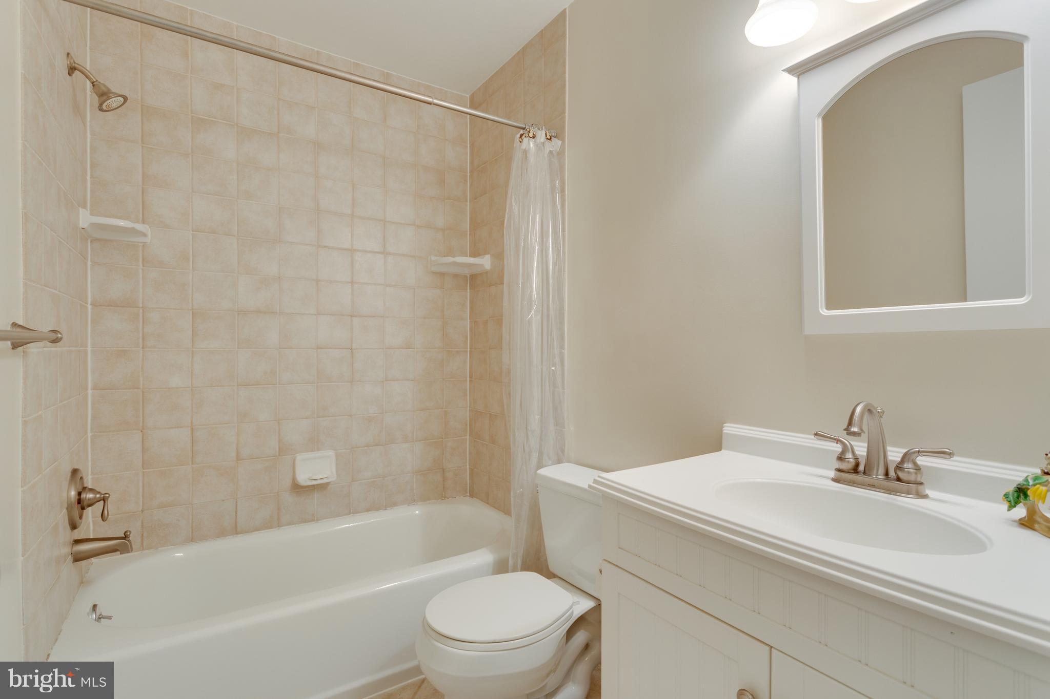 16009 Wallingford Road Silver Spring, MD 20906 - Photo 19 of 29 Bath