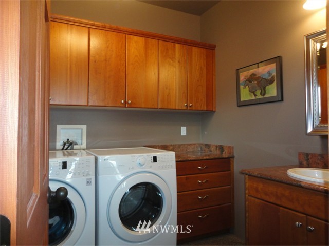 624 Finn Hall Road Port Angeles, WA 98362 - Photo 5 of 20 Gallery Image 5