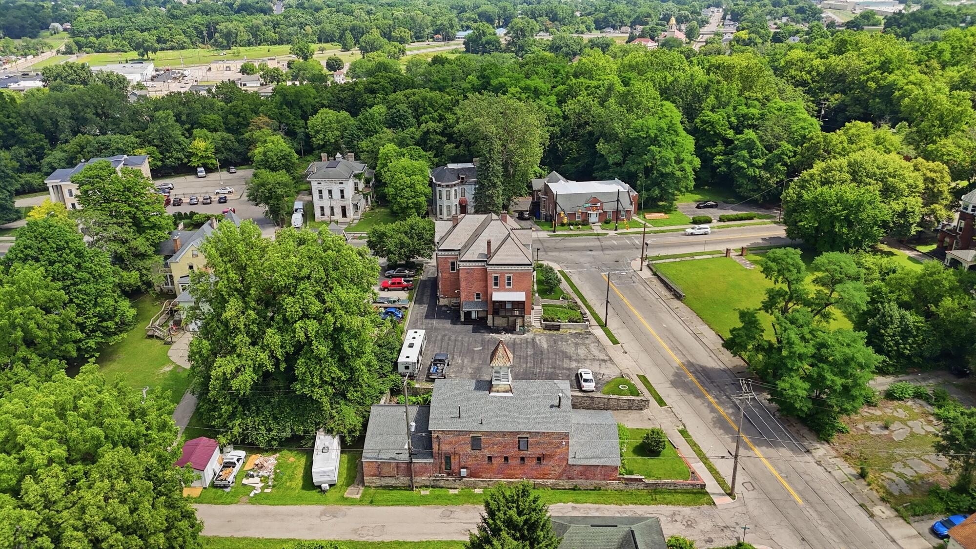 649 East High Street Springfield, OH 45505 - Photo 8 of 79 004