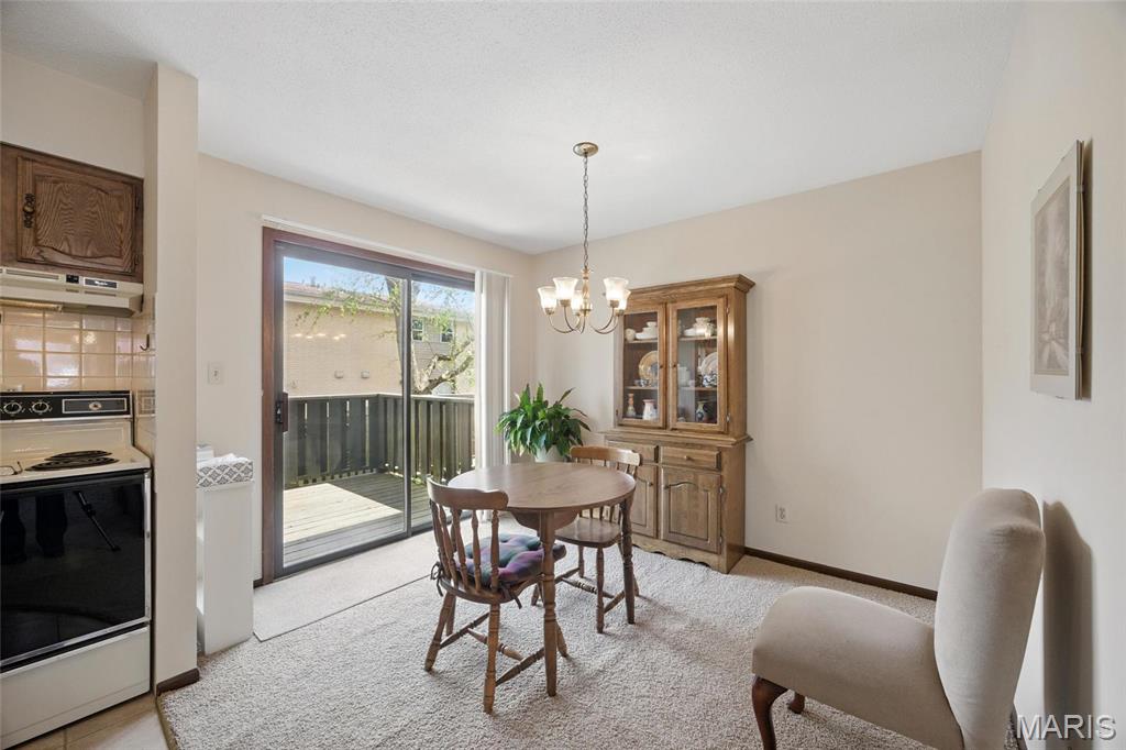 847 Portsdown Road Ballwin, MO 63011 - Photo 11 of 34