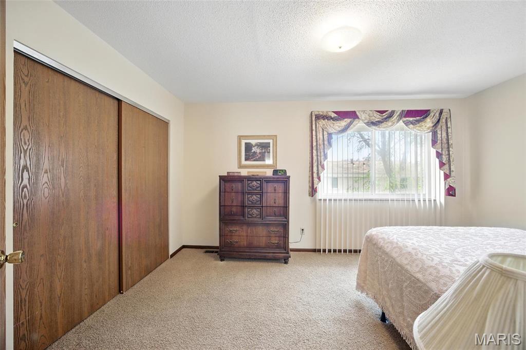 847 Portsdown Road Ballwin, MO 63011 - Photo 15 of 34