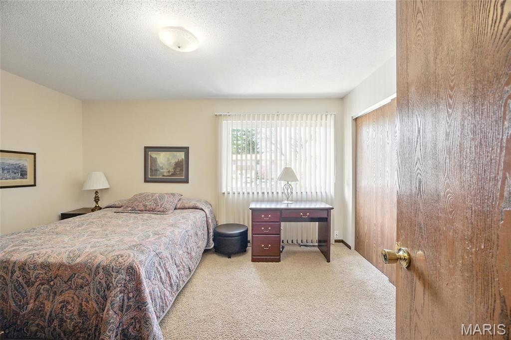 847 Portsdown Road Ballwin, MO 63011 - Photo 20 of 34