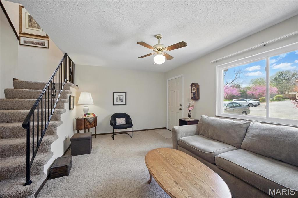 847 Portsdown Road Ballwin, MO 63011 - Photo 6 of 34