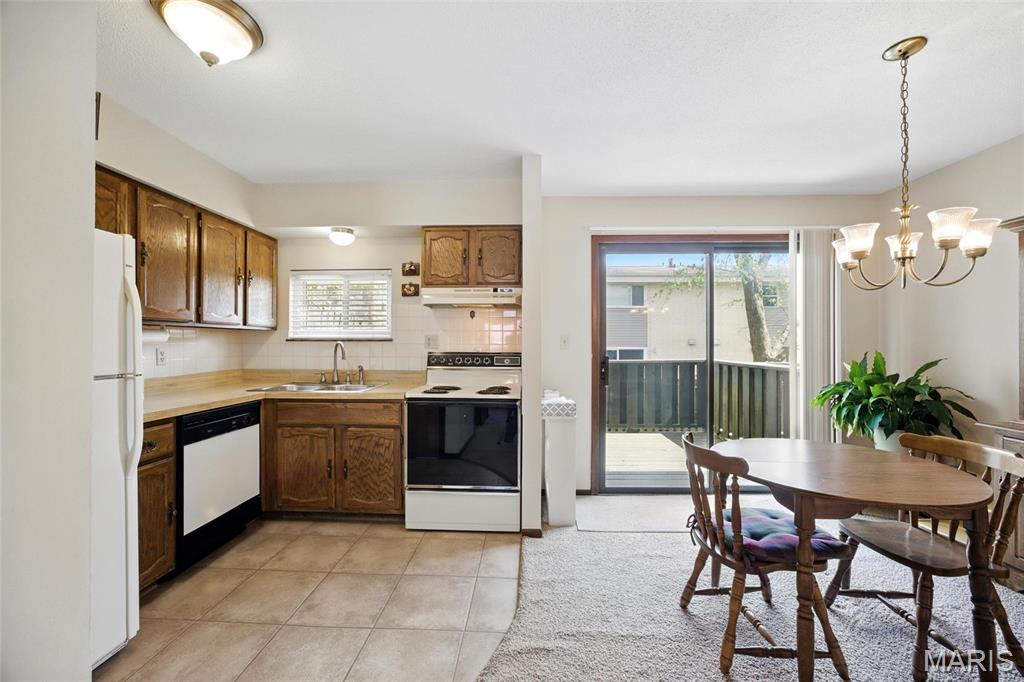 847 Portsdown Road Ballwin, MO 63011 - Photo 10 of 34