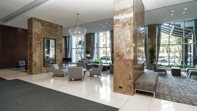 $3,000 | 655 West Irving Park Road, Unit 1702, Chicago, IL 60613