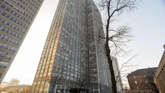 $3,000 | 655 West Irving Park Road, Unit 1702, Chicago, IL 60613