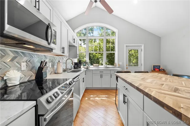 $699,000 | 94 Claralyn Woods Drive, Lake Ozark, MO 65049