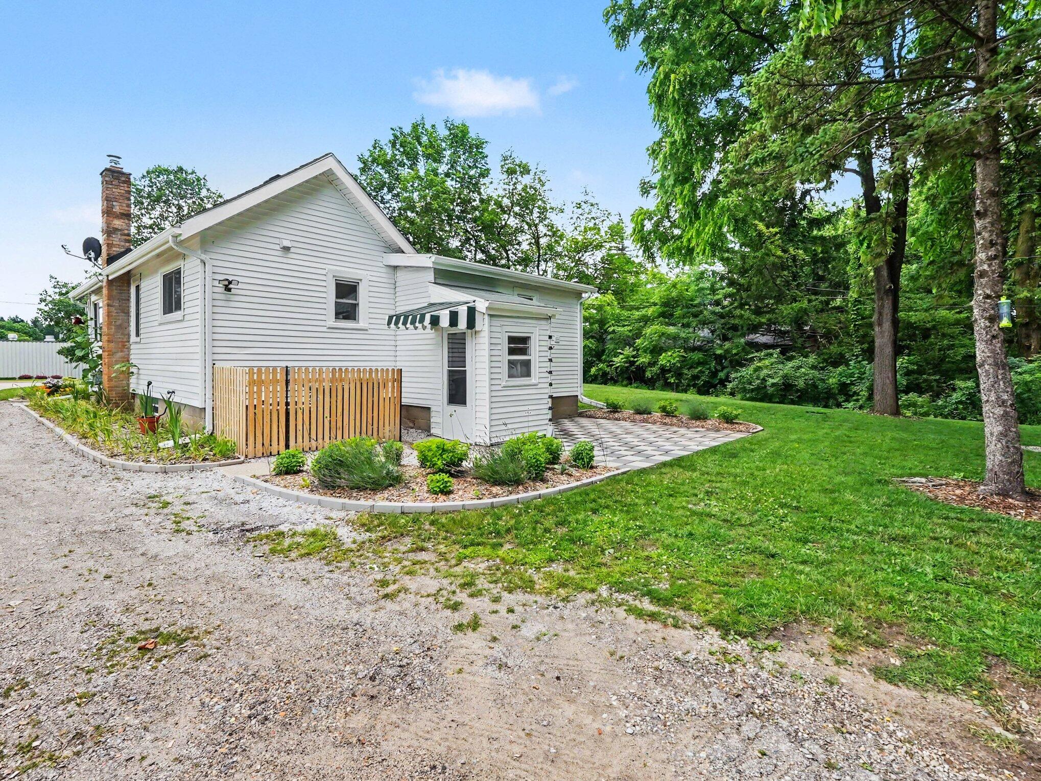 685 South Wagner Road Ann Arbor, MI 48103 - Photo 36 of 44 004_file_8236