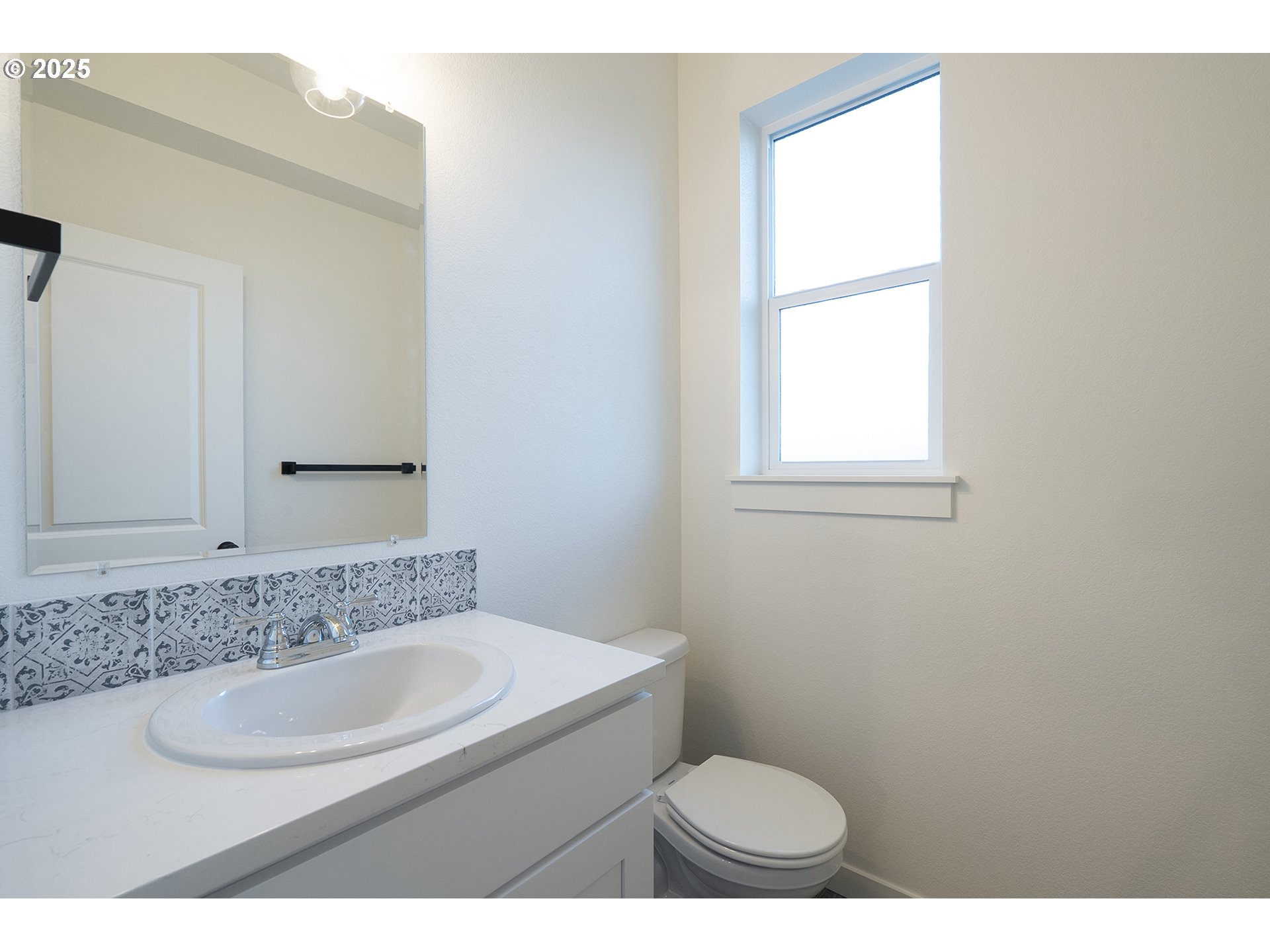 11191 Southeast Stark Street Portland, OR 97216 - Photo 13 of 19