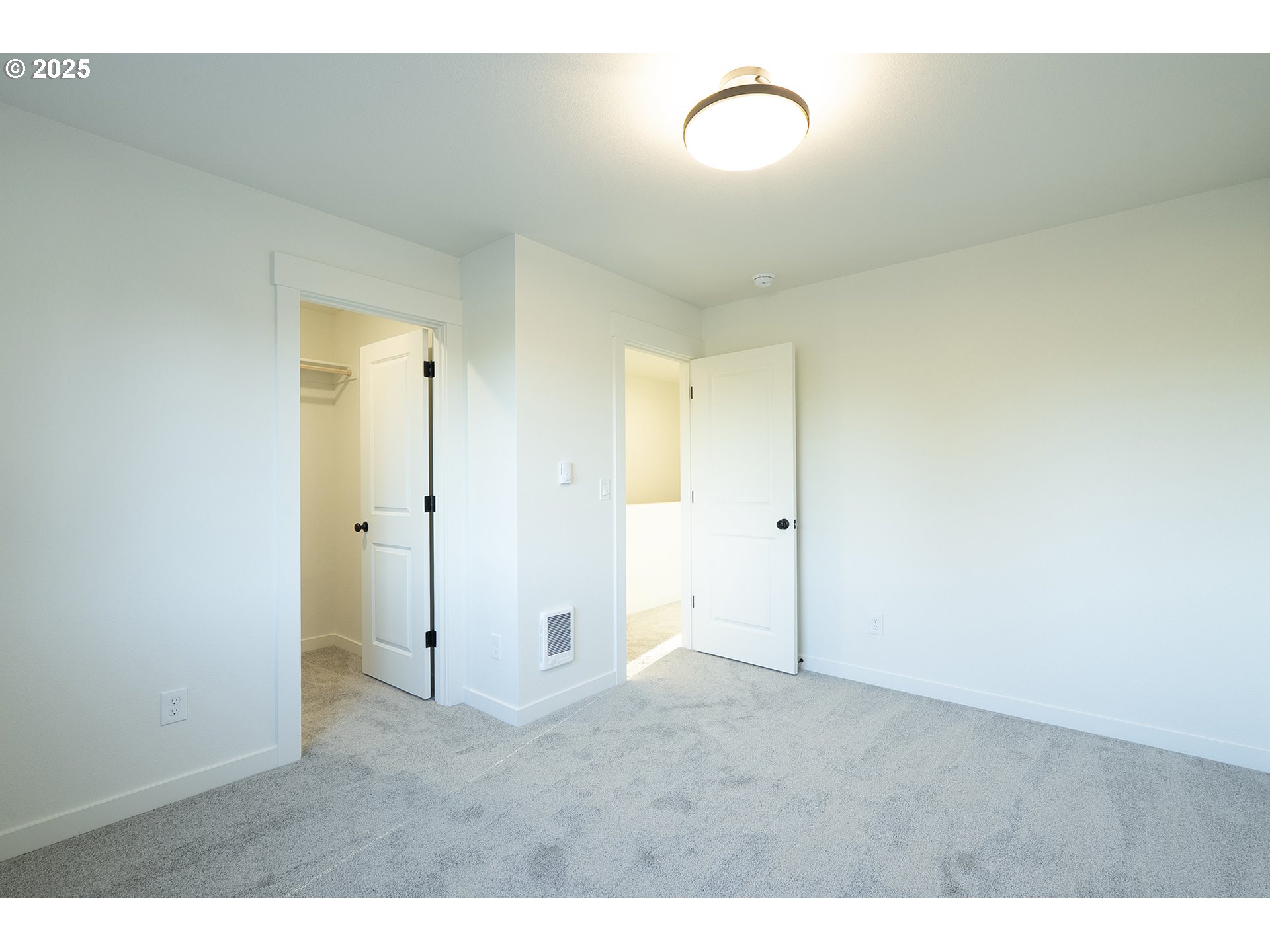 11191 Southeast Stark Street Portland, OR 97216 - Photo 16 of 19