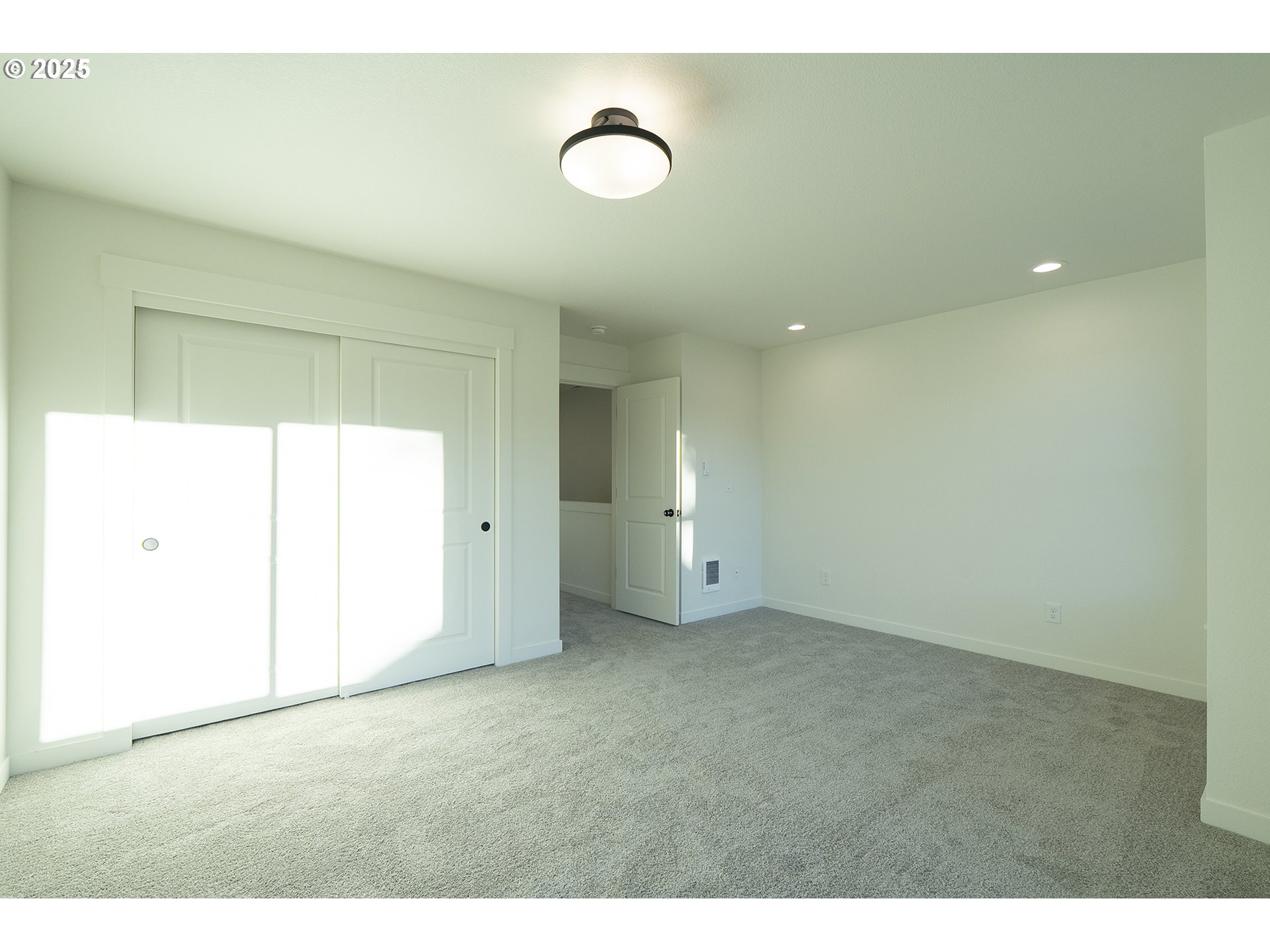 11191 Southeast Stark Street Portland, OR 97216 - Photo 19 of 19