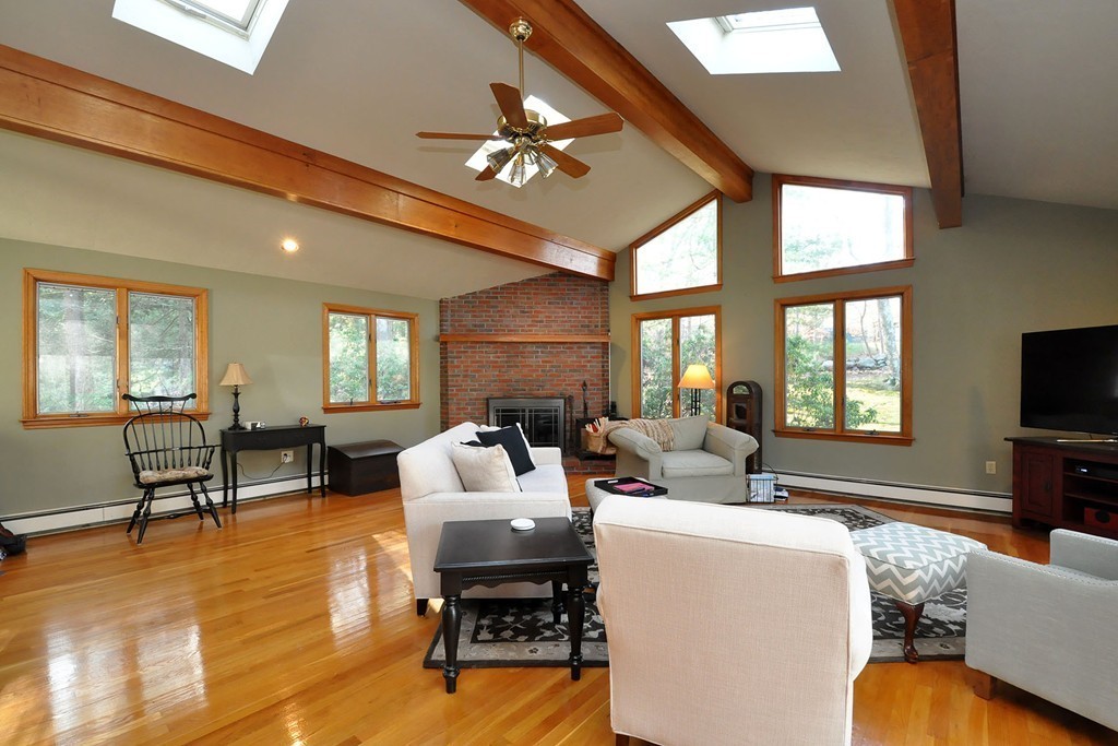 47 Whitewood Road Westwood, MA 02090 - Photo 3 of 20 Gallery Image 3
