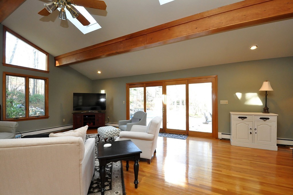 47 Whitewood Road Westwood, MA 02090 - Photo 4 of 20 Gallery Image 4