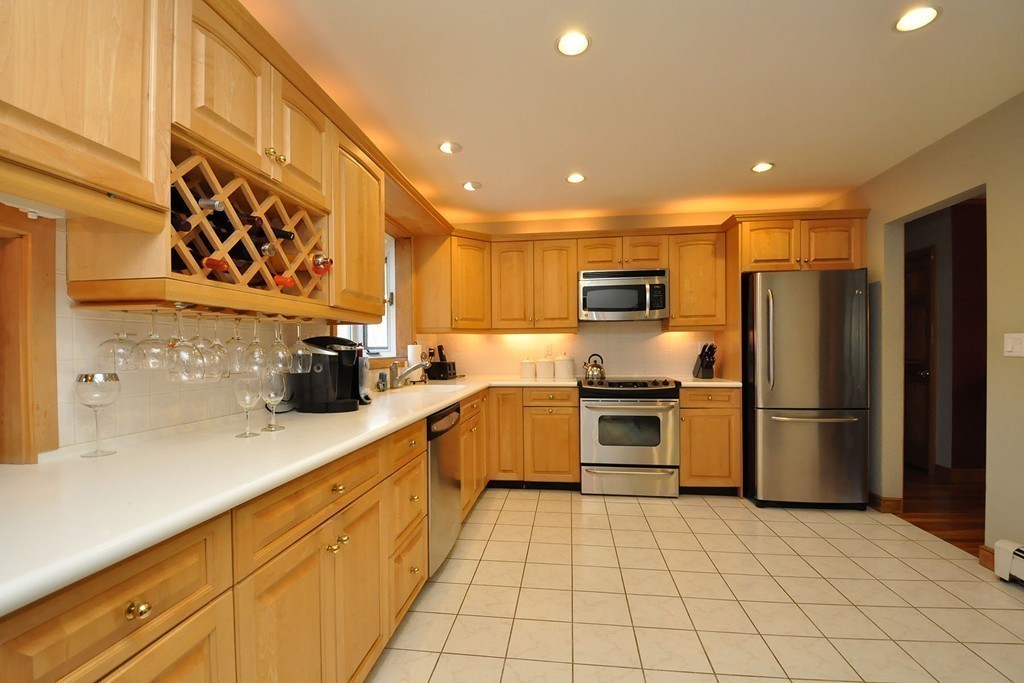 47 Whitewood Road Westwood, MA 02090 - Photo 6 of 20 Gallery Image 6