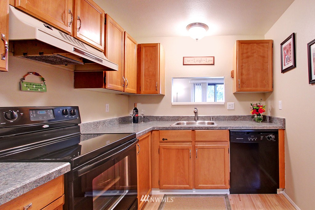 4107 Northeast 5th Street Renton, WA 98059 - Photo 7 of 15