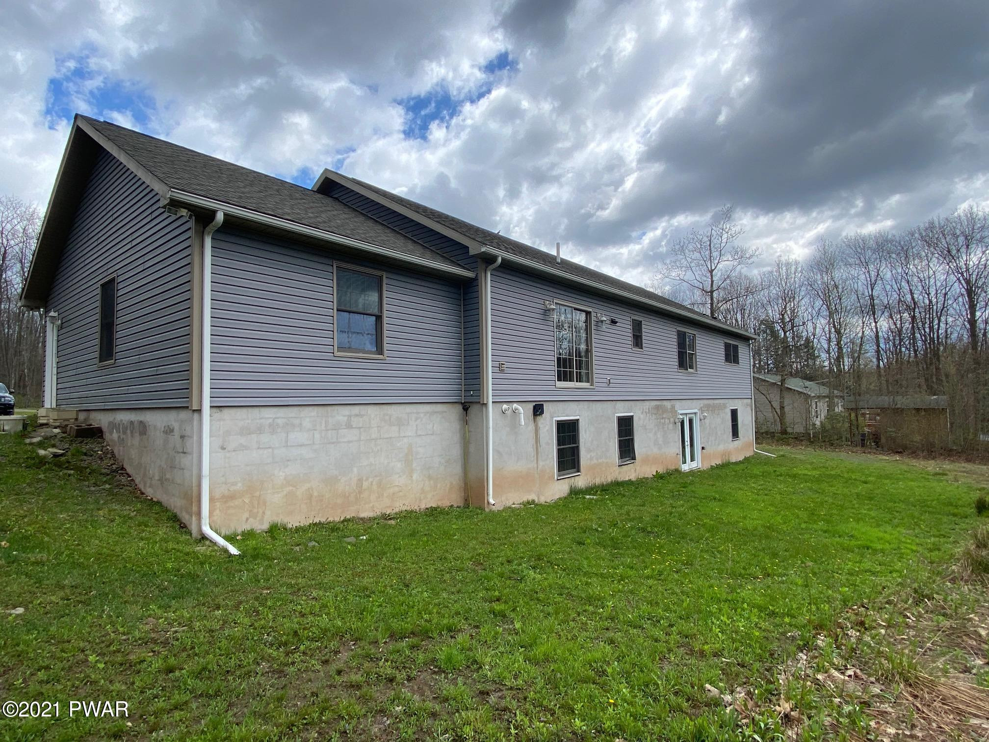 30 Salem View Drive Waymart, PA 18472 - Photo 3 of 24