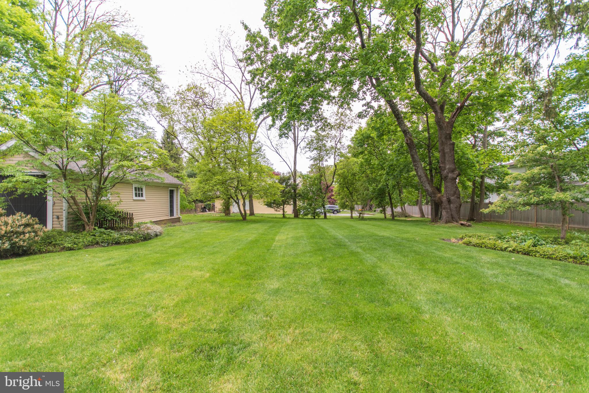 418 Dorset Road Devon, PA 19333 - Photo 46 of 54 Rear yard