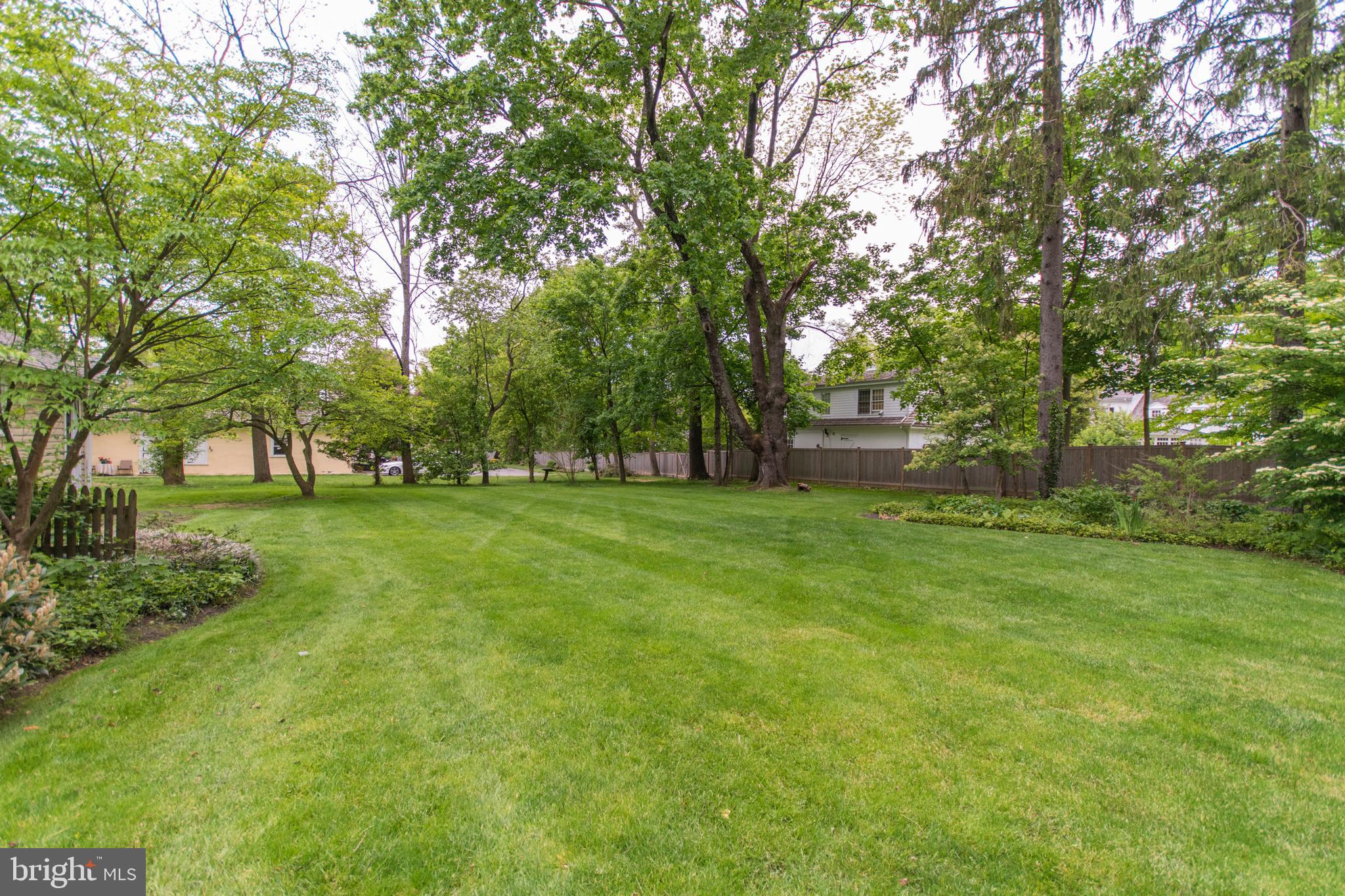 418 Dorset Road Devon, PA 19333 - Photo 47 of 54 Rear yard
