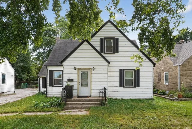 $308,000 | 10417 Palmer Avenue, Melrose Park, IL 60164
