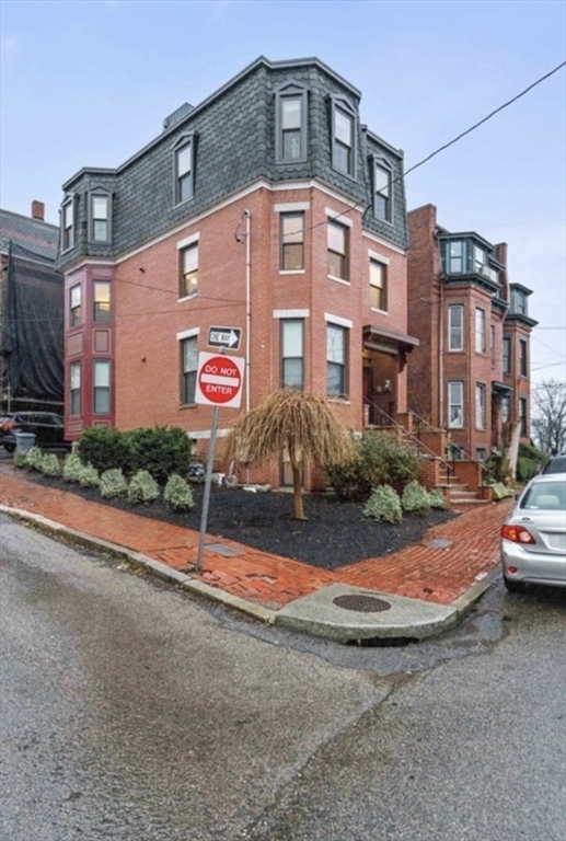 85 Fort Avenue, Unit 2 Boston, MA 02119 - Photo 16 of 18