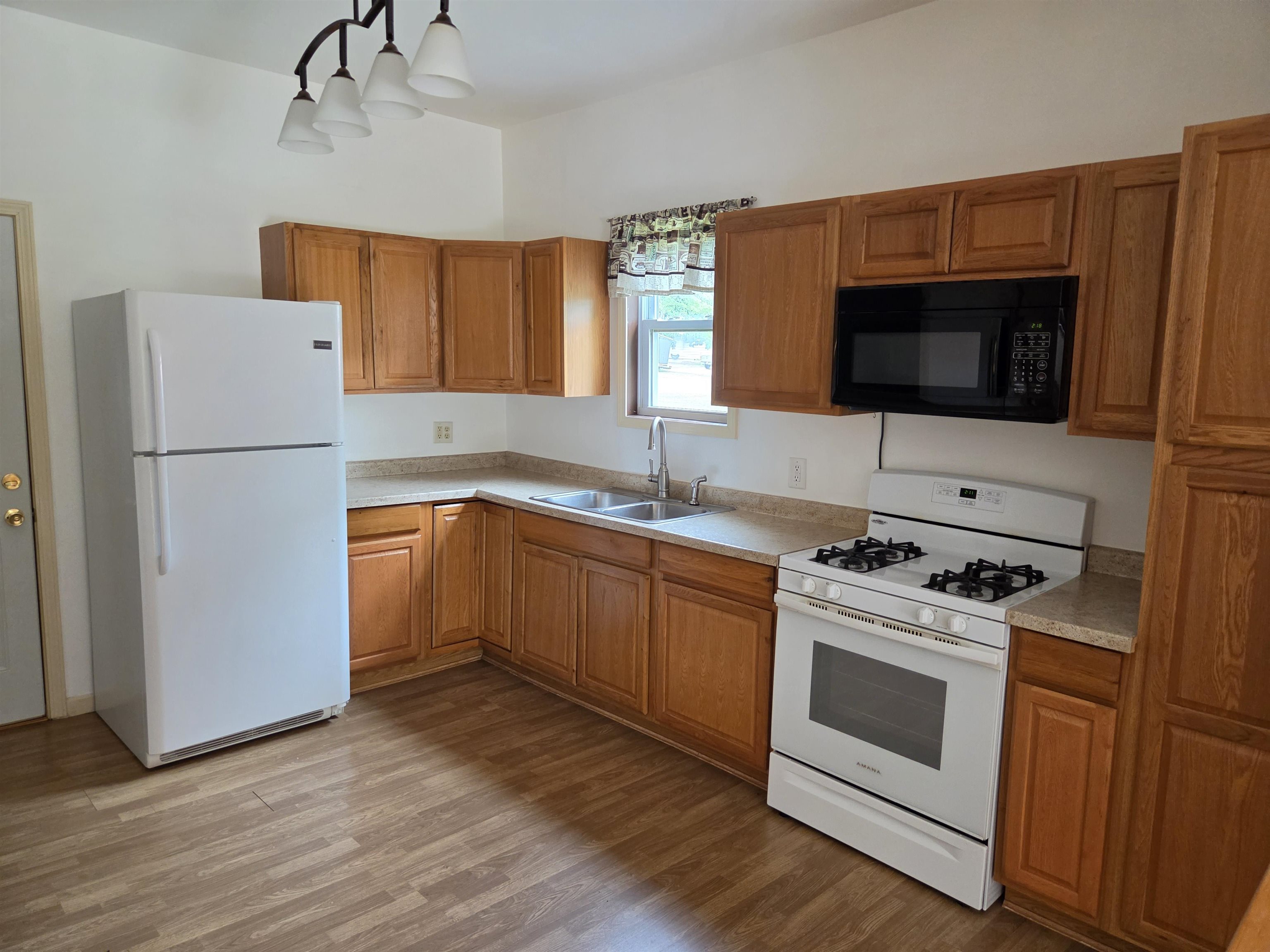 308 4th Street Goodman, WI 54125 - Photo 5 of 11